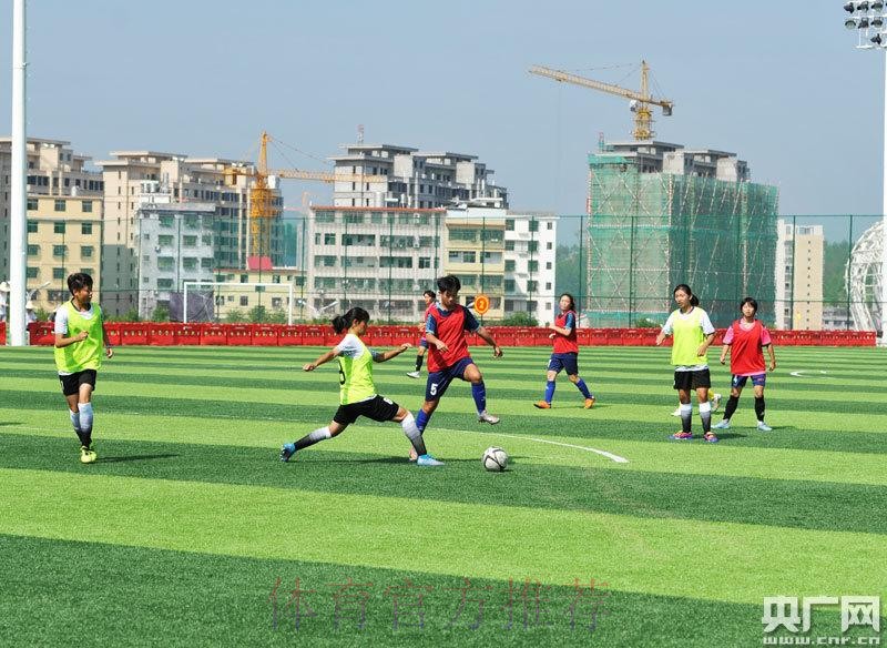 2014年江西省校园足球布局城市夏令营开营